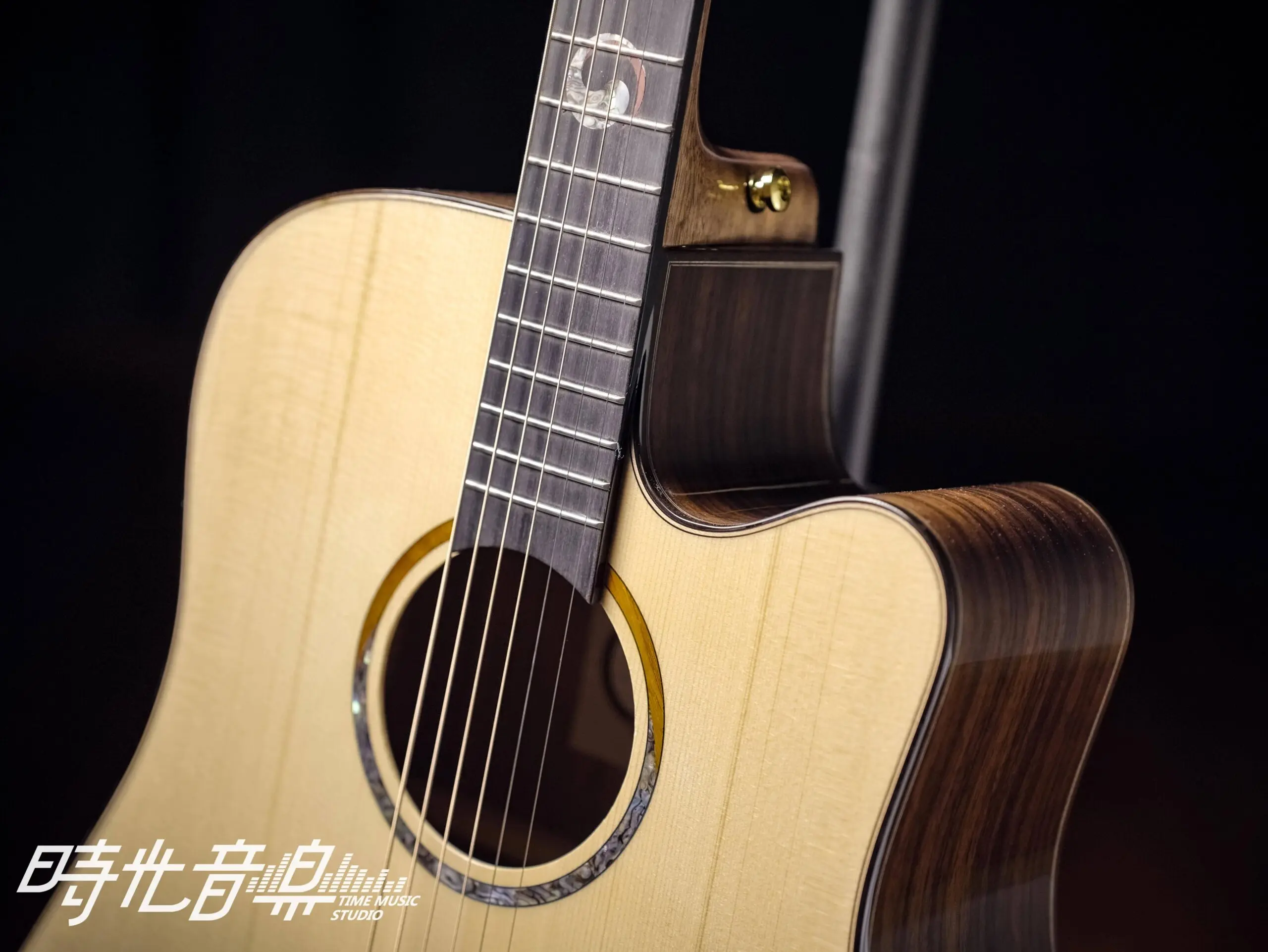 Naga S 20dc 鄭成河 光系列 面單木吉他 附袋2 Scaled 1